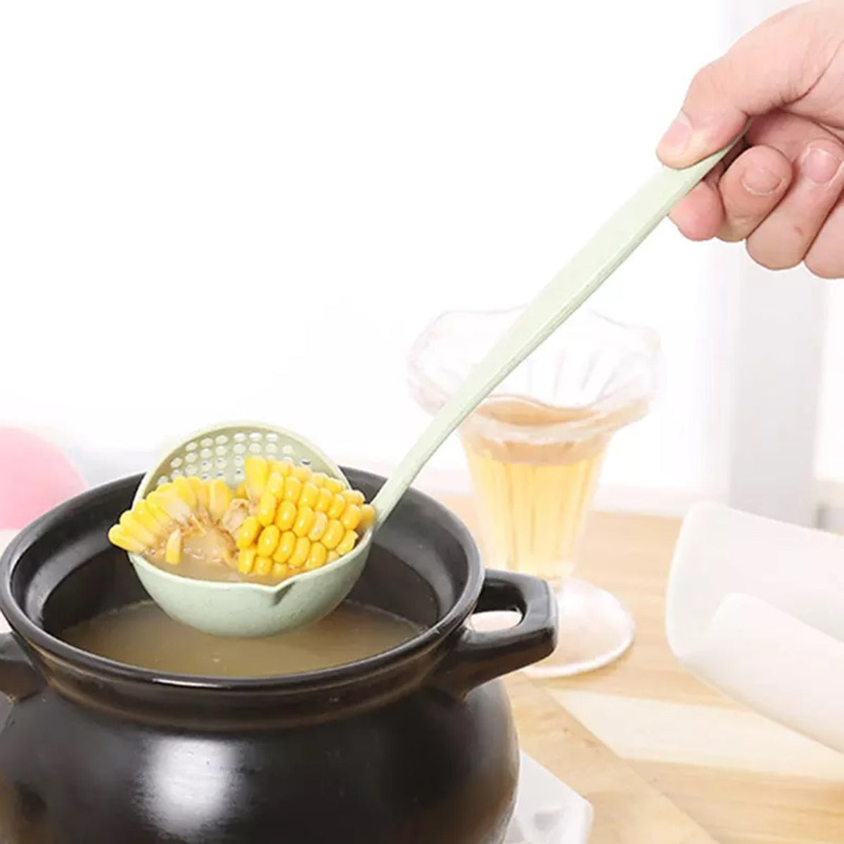 Kuhinjska zajemalka s cedilom